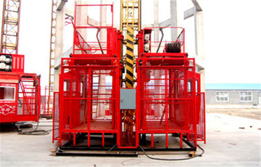 Tek ile 2000kg Çelik İnşaat Asansörü SC200 / İkiz Cage 3 * 1.5 * 2.5m